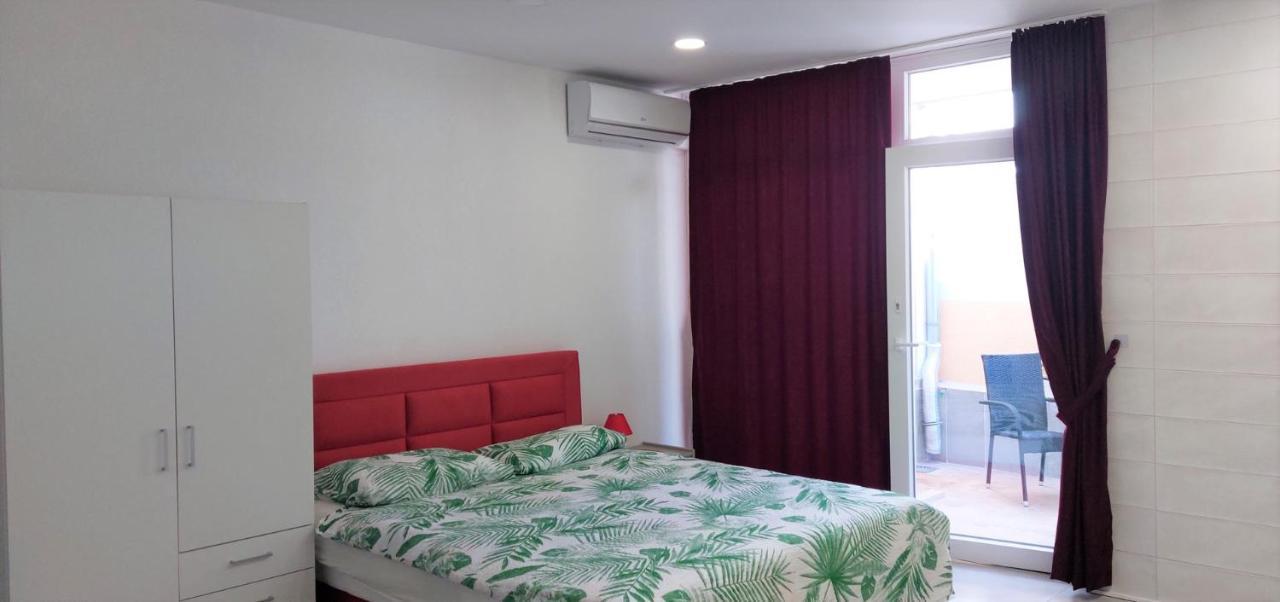 Amore House With Apartment Umag Eksteriør billede